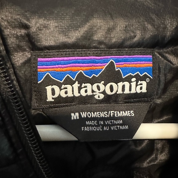 Women’s Patagonia Micro Puff Hooded Jacket. Size M. Perfect Condition - Picture 3 of 3